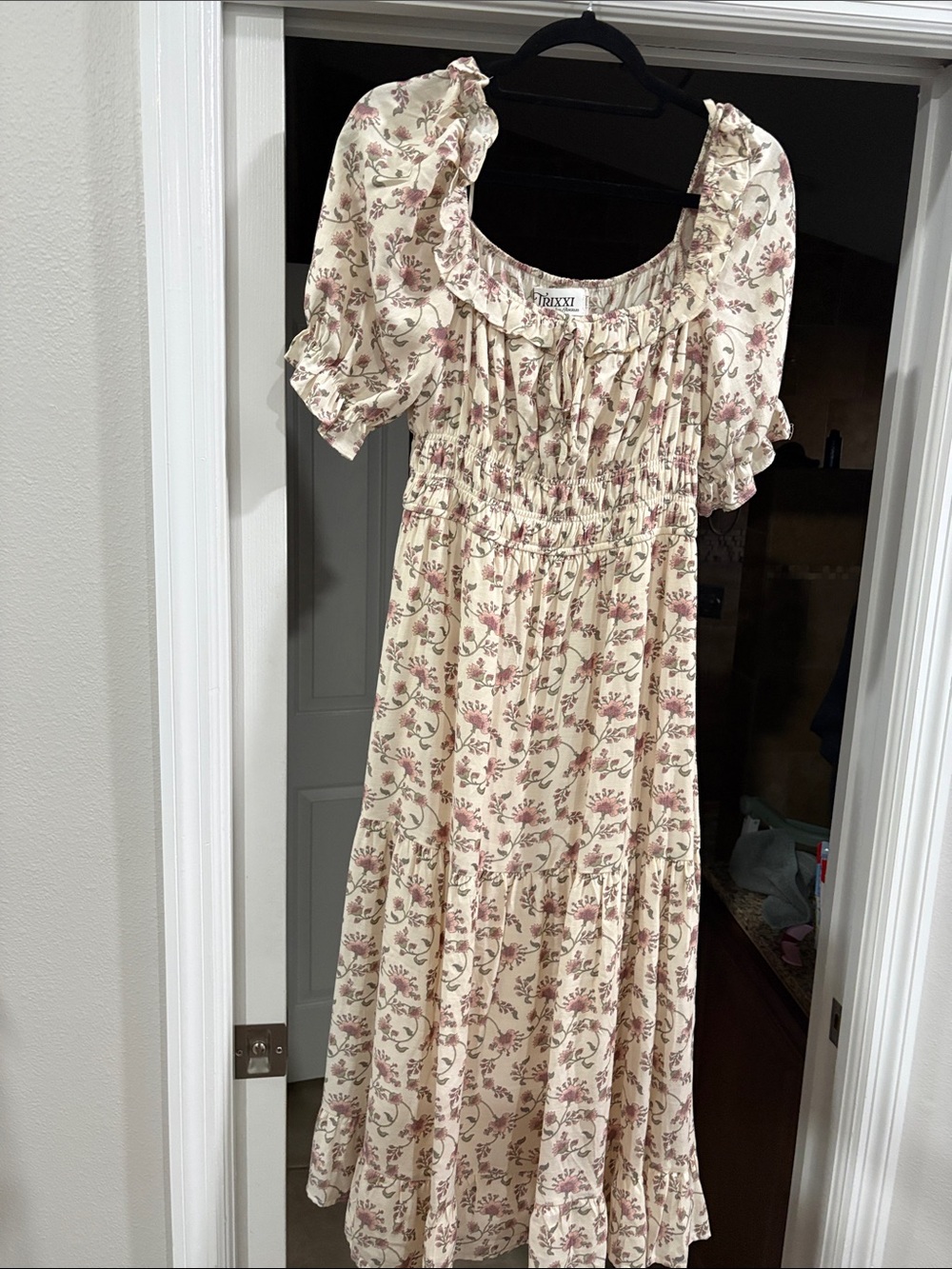 Trixxi Floral Tie-Front Boho Maxi Dress in Cream and Dusty Pink
